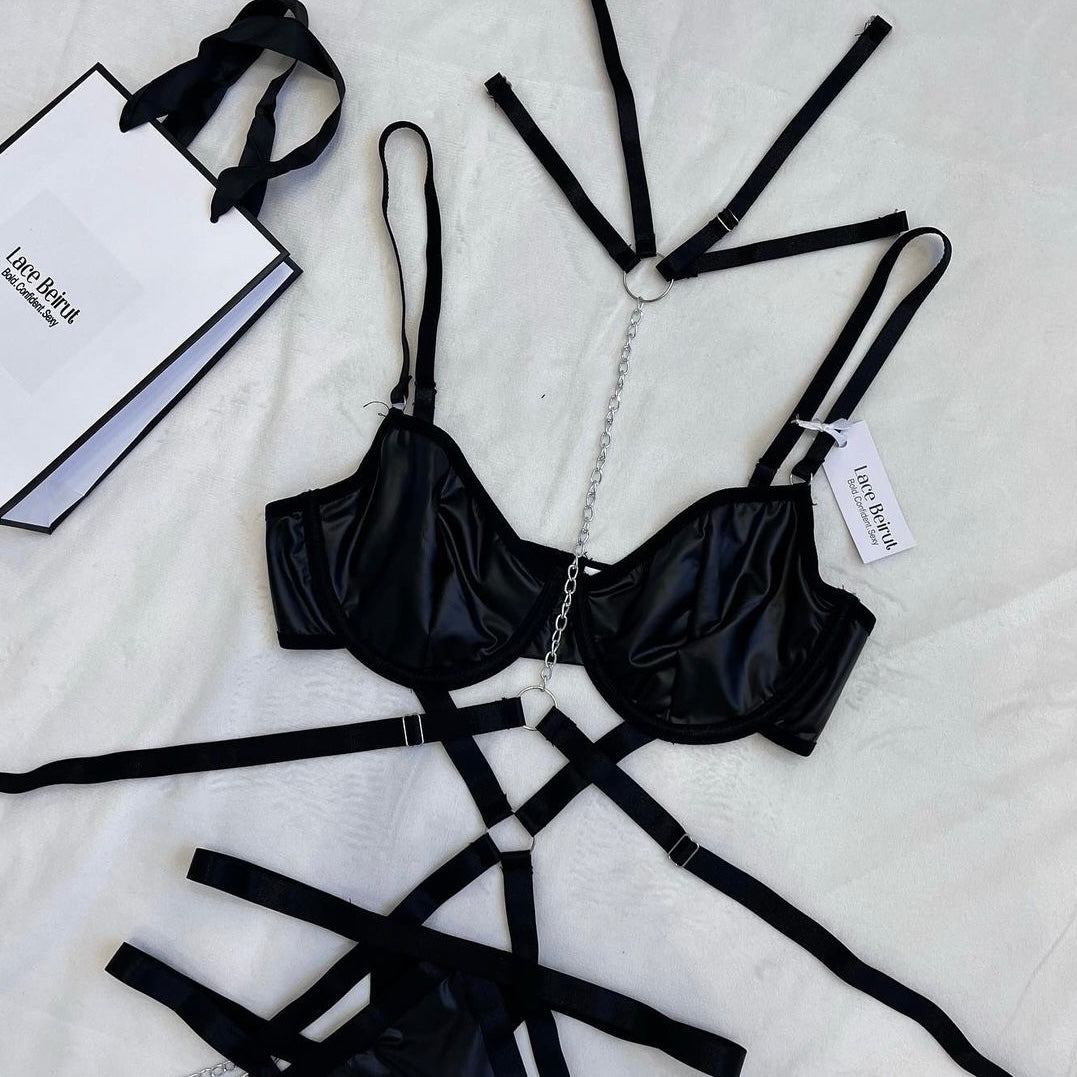 Black harness set