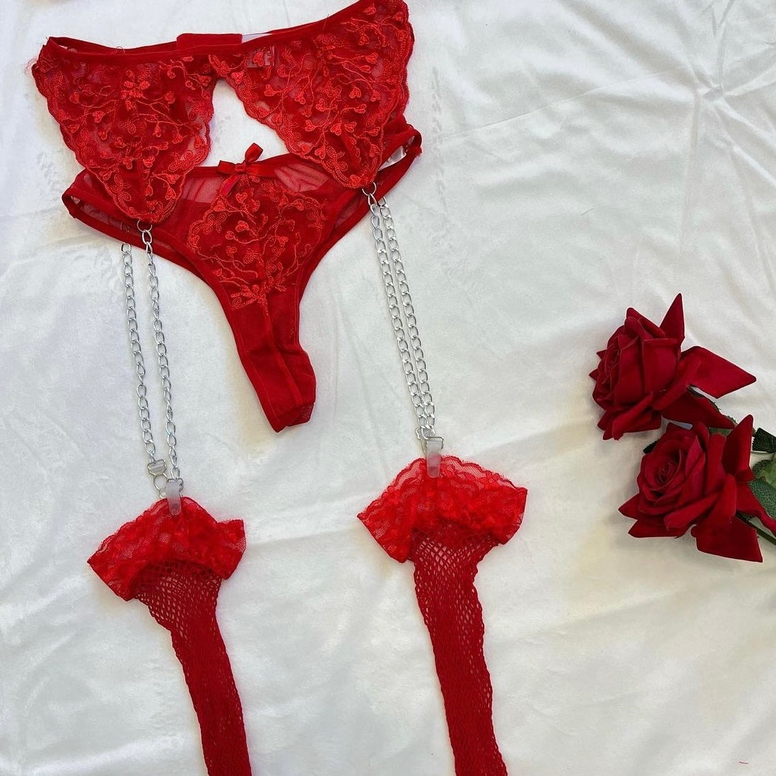 Red chain set